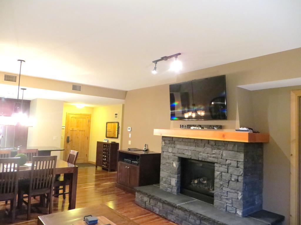 Luxury Canmore Vacations חדר תמונה