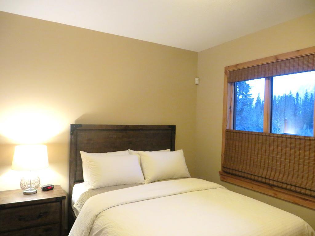 Luxury Canmore Vacations חדר תמונה